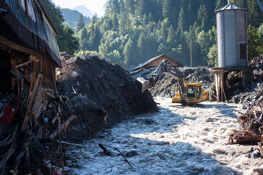 Andreas Greber, Fotograf, Bern. Fotografie, Sägewerk Bettschen, Hochwasser, Reichenbach im Kandertal, 2008